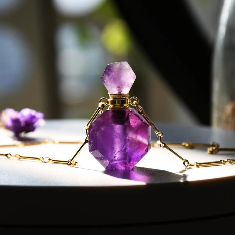 Potion Bottle Necklace: Amethyst