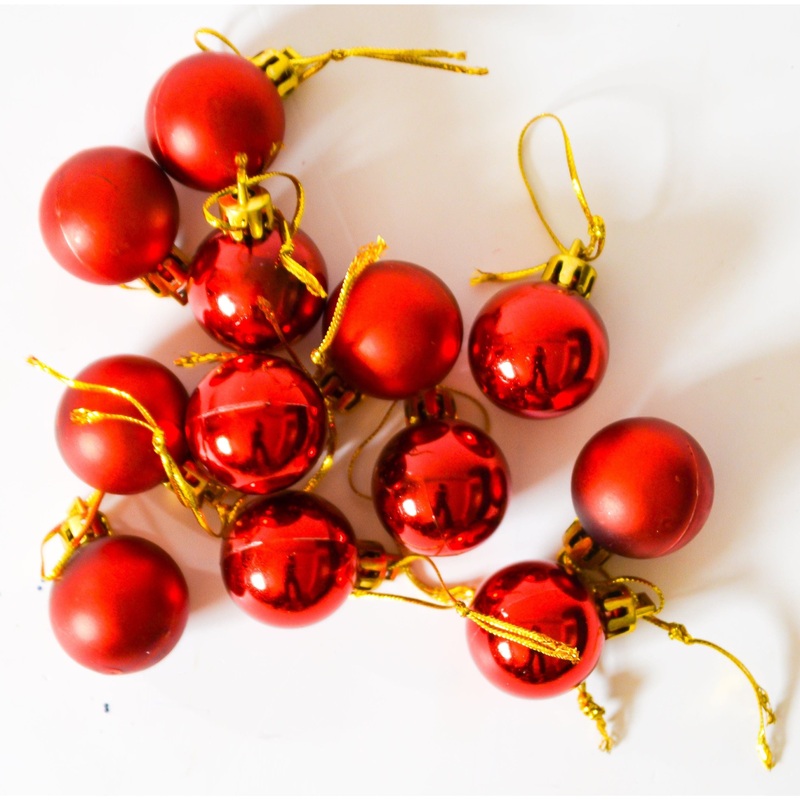 Small Red Balls Christmas Decor 19V3409