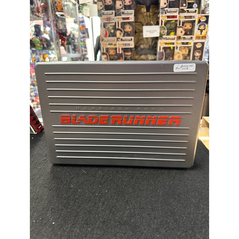 BLADE RUNNER--ULTIMATE HD-DVD BRIEFCASE EDITION SET ( BOXED CHIPPED)