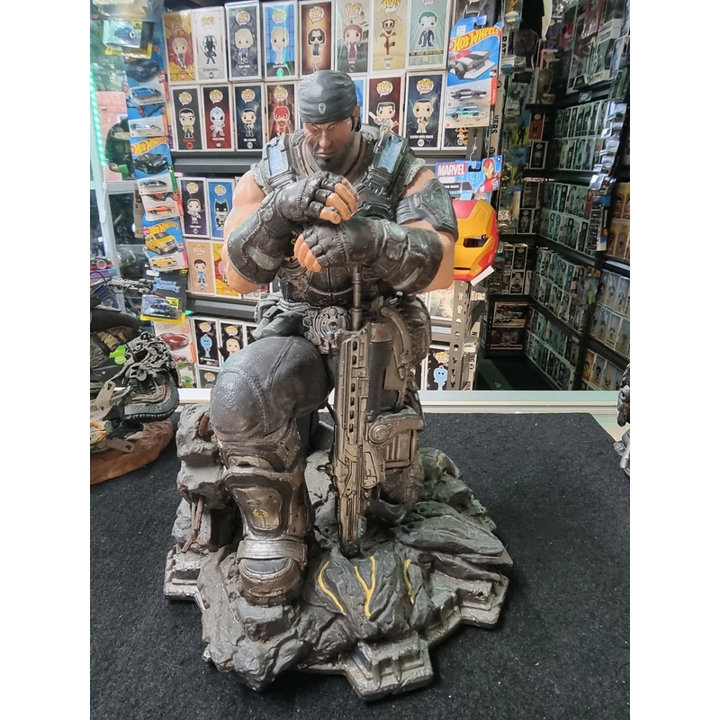 GEARS OF WAR 3 MARCUS FENIX STATUE (N0 BOX)