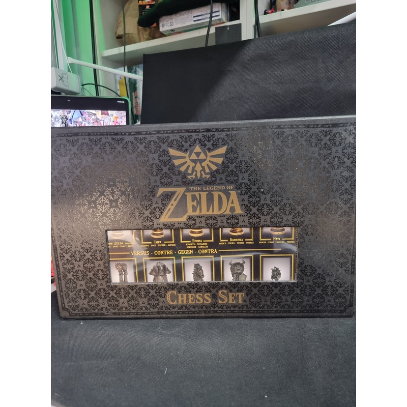 THE LEGEND OF ZELDA CHESS SET