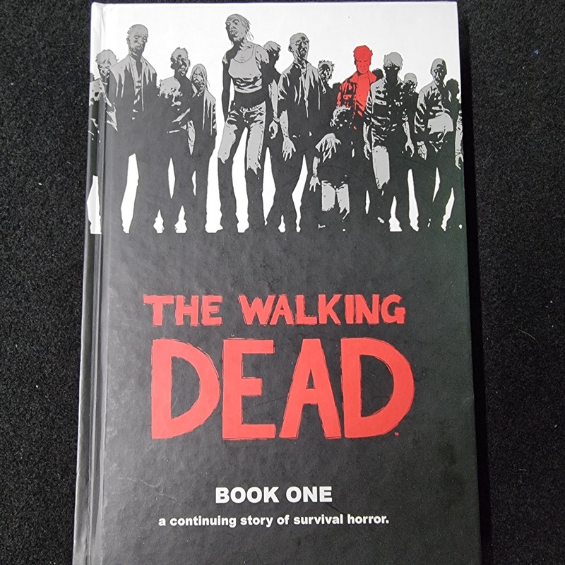 THE WALKING DEAD BOOK ONE GRAPHIC NOVEL COMIC BOOK