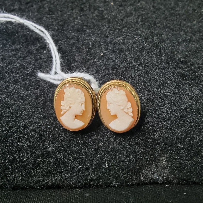 Vintage Cameo EARINGS