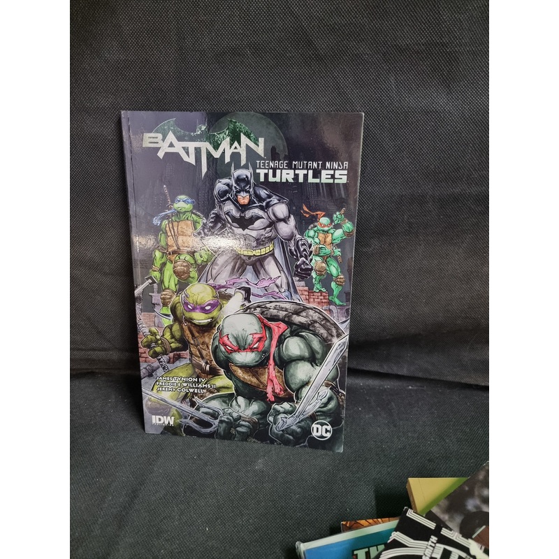 DC COMICS BATMAN /TEENAGE MUTANT NINJA TURTLES