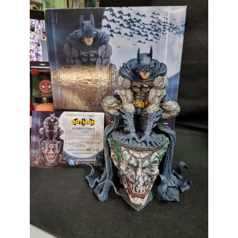 DC ARTFX BATMAN STATUE #457 OF 2,800
