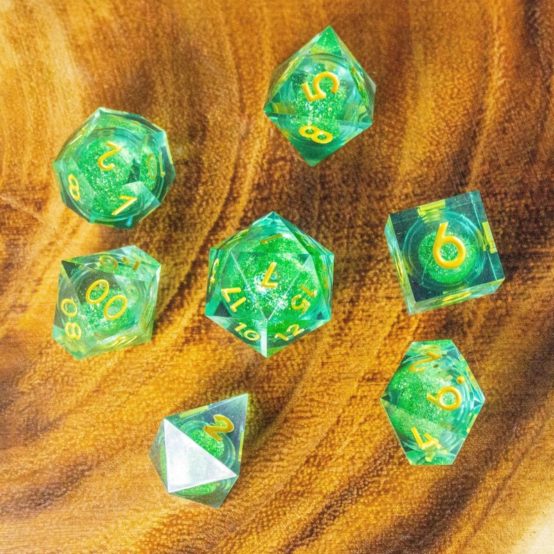 Green Shimmer Liquid Core Sharp Edge