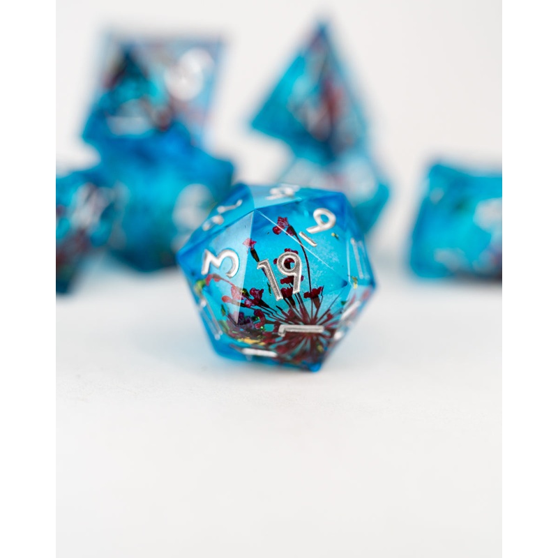 Amaryllis | 7 Piece Liquid Core Dice Set