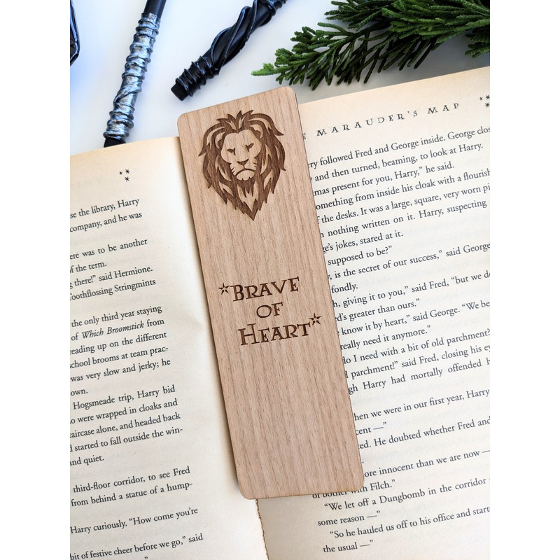 House Gryffindor | Harry Potter | Engraved Wooden Bookmark (T)