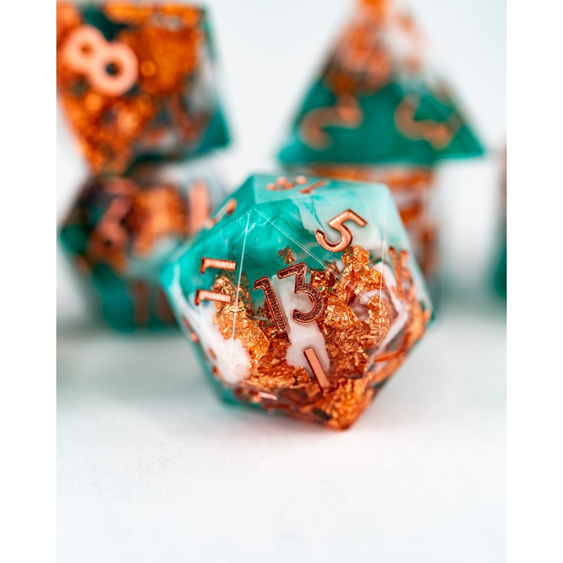Locklost | 7 Piece Sharp Edge Resin Dice Set