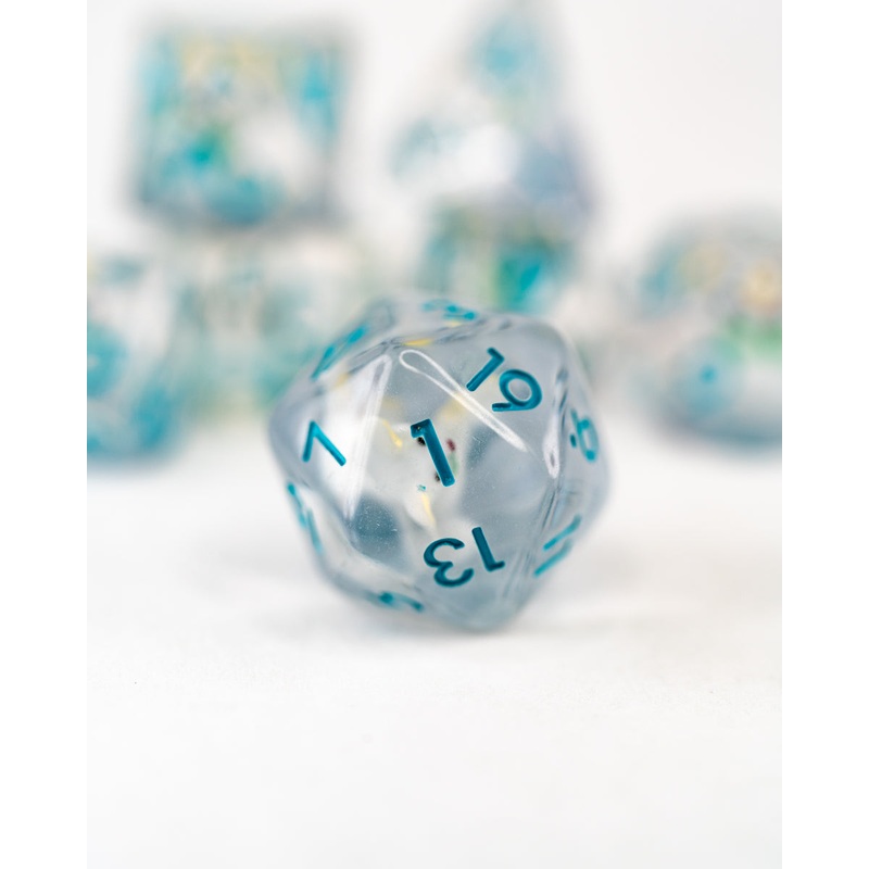 Bungleston | Bear | 7 Piece Acrylic Inclusion Dice Set