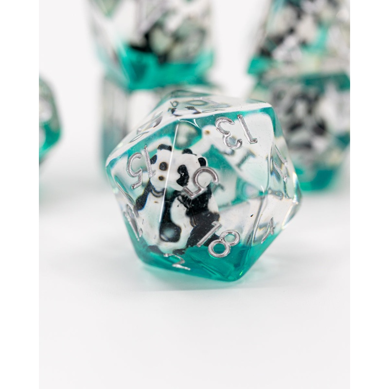 Po | Panda | 7 Piece Acrylic Inclusion Dice Set