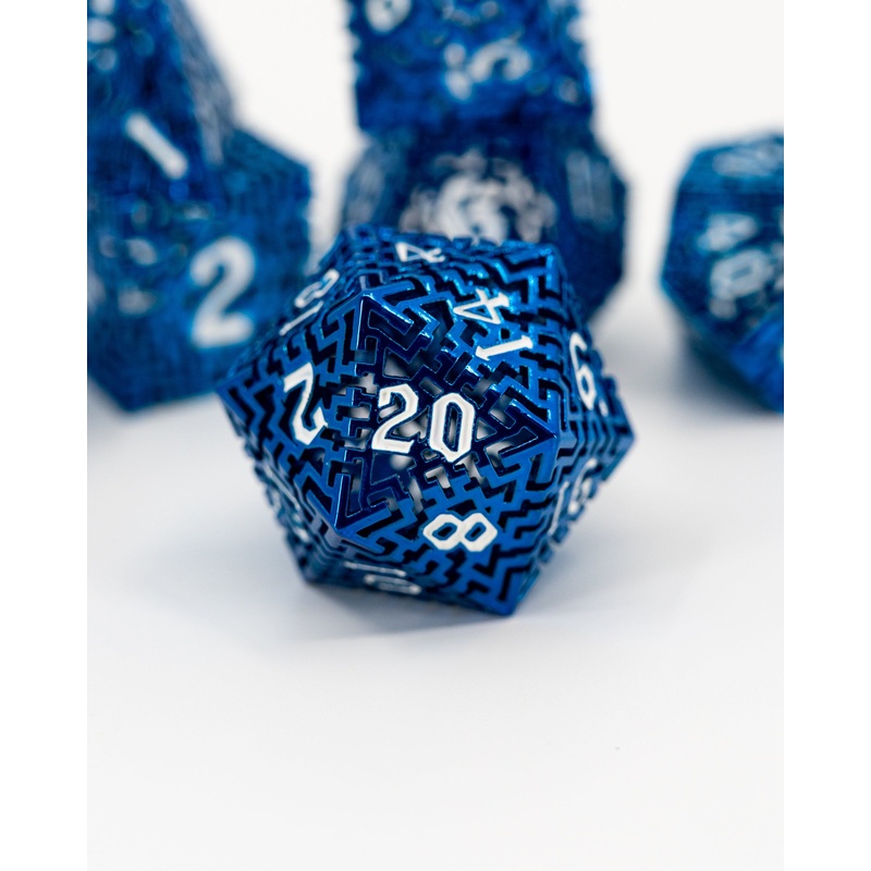 Trojaborg | Hollow Maze | 7 Piece Metal Dice Set