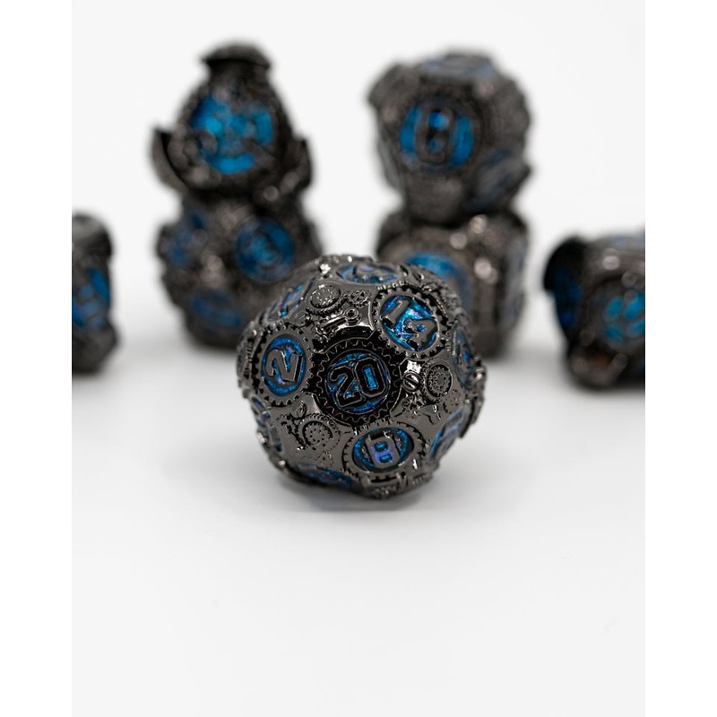 Nikola | 7 Piece Metal Dice Set