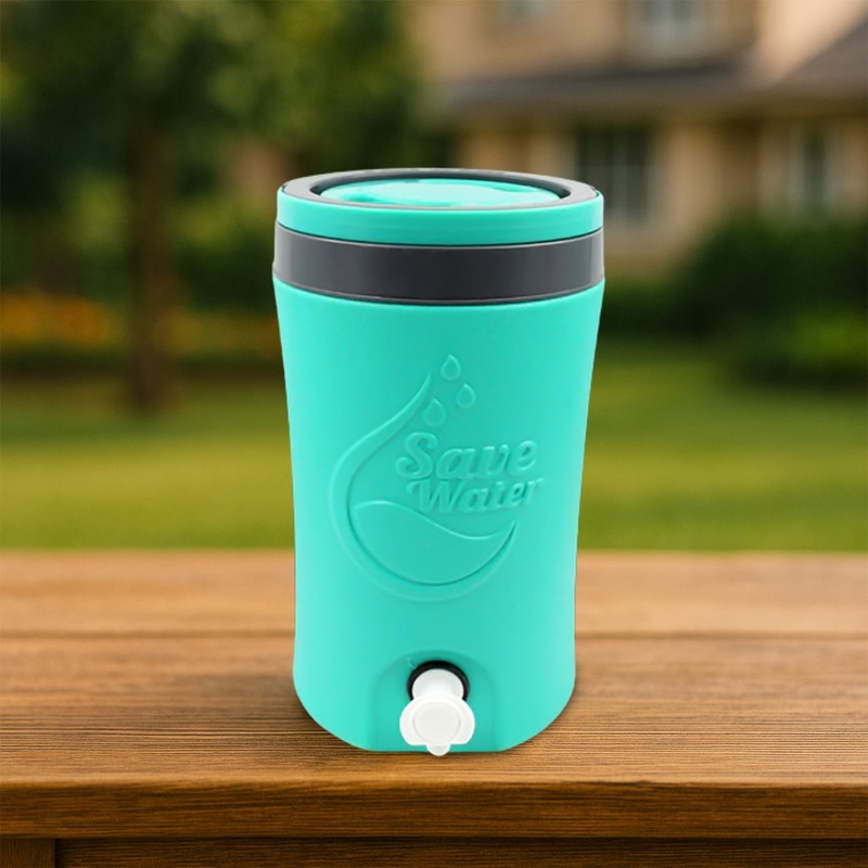 Multicolored 5L Water Rover Jug: Insulated Plastic Jug with Sturdy Handle