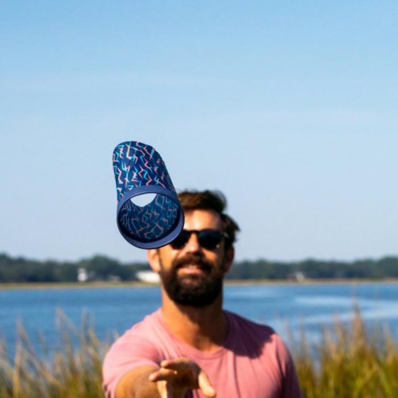 Airlyft - glider flies over 100 feet - random color choice